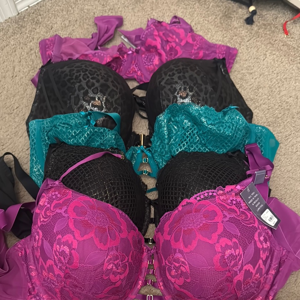 5 Bra BUNDLE NEW 46DDD cacique lane Bryant bras - 1 bra has tags attached!